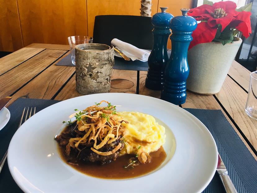 © Marina Restaurant
